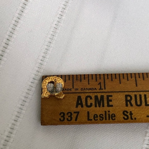 Vtg Red and Green Enamel Wreath Earrings - Picture 9 of 9